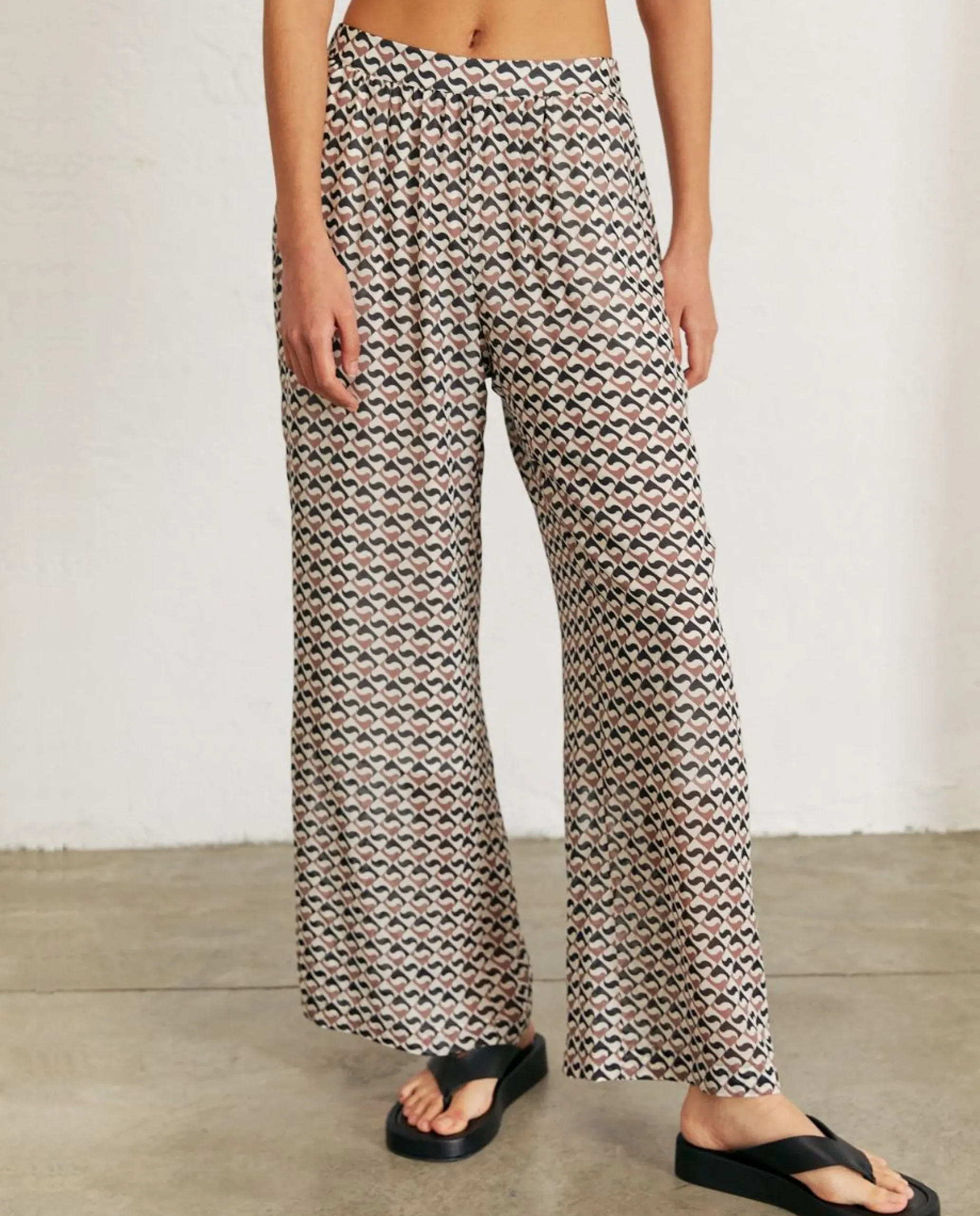Cliffhanger Pants Monogram Black Nutmeg