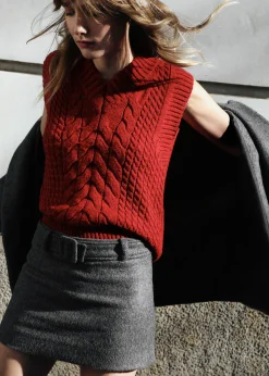 Cosy Red Tricot Vest