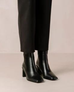 West Vintage Total Black Leather Ankle Boots