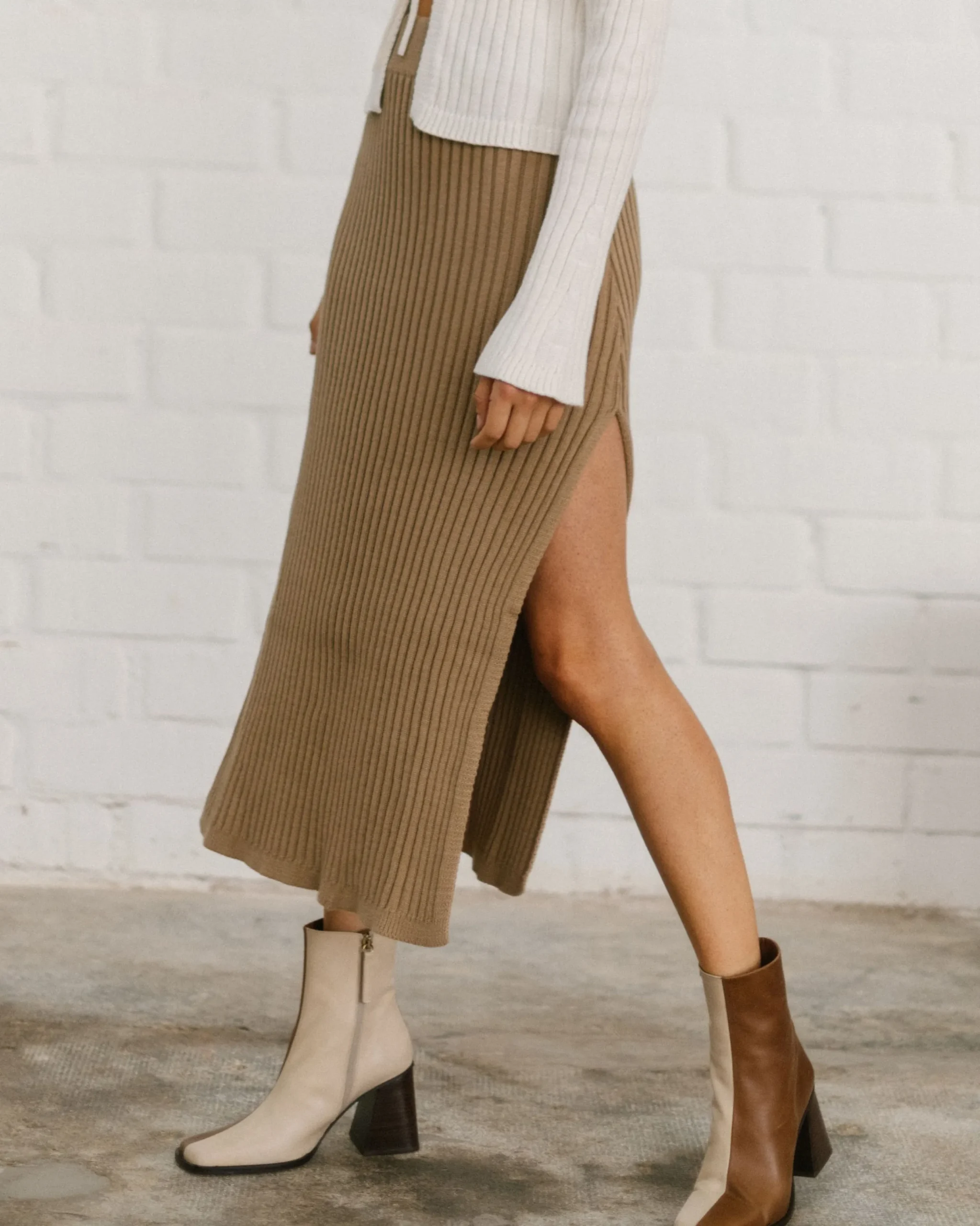Wise Opened Knit Skirt Camel